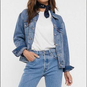 SOLD Levi’s Denim Jacket Size S